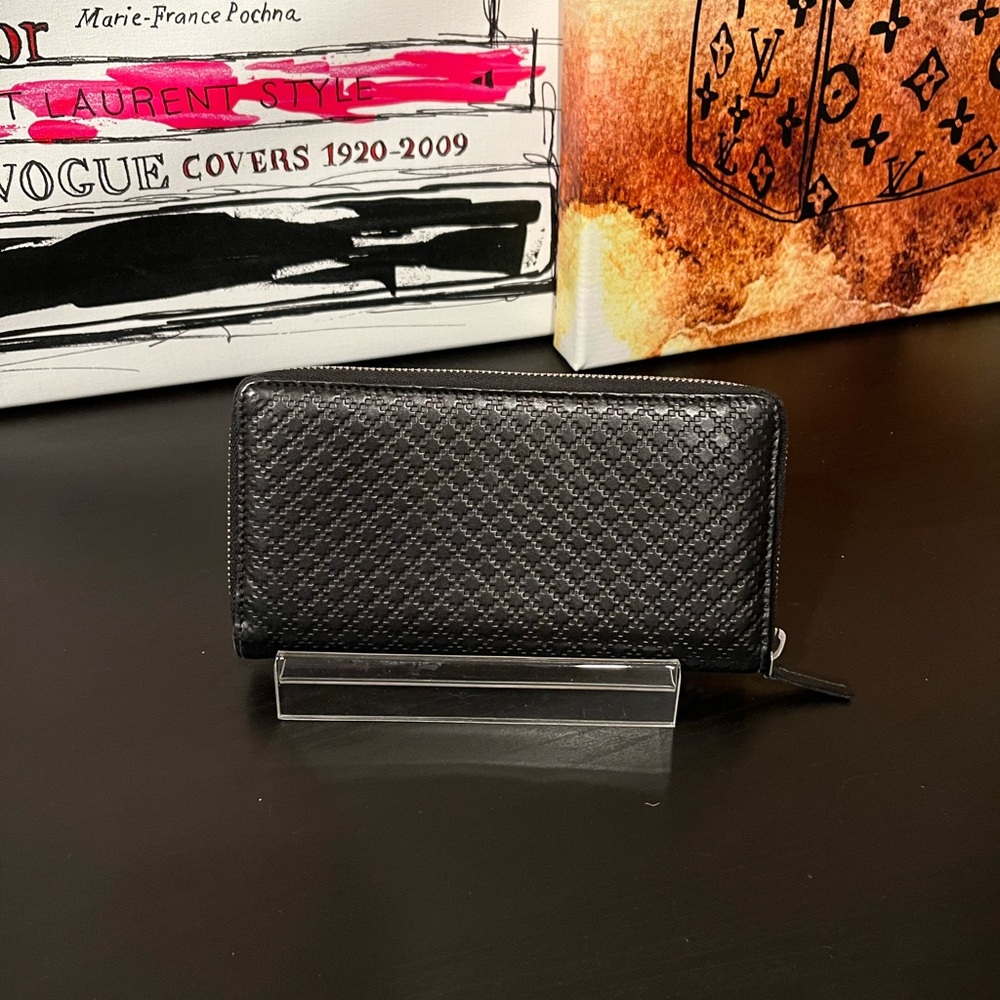 Gucci Diamante Black Leather Continental zip wallet - RARE - EUC